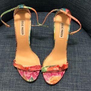 Steve Madden size 7.5 Strappy Heels
